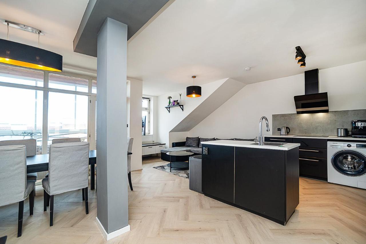 Big 4-Bedroom Flat, Terrace With Great Vitkov View Praha Bagian luar foto