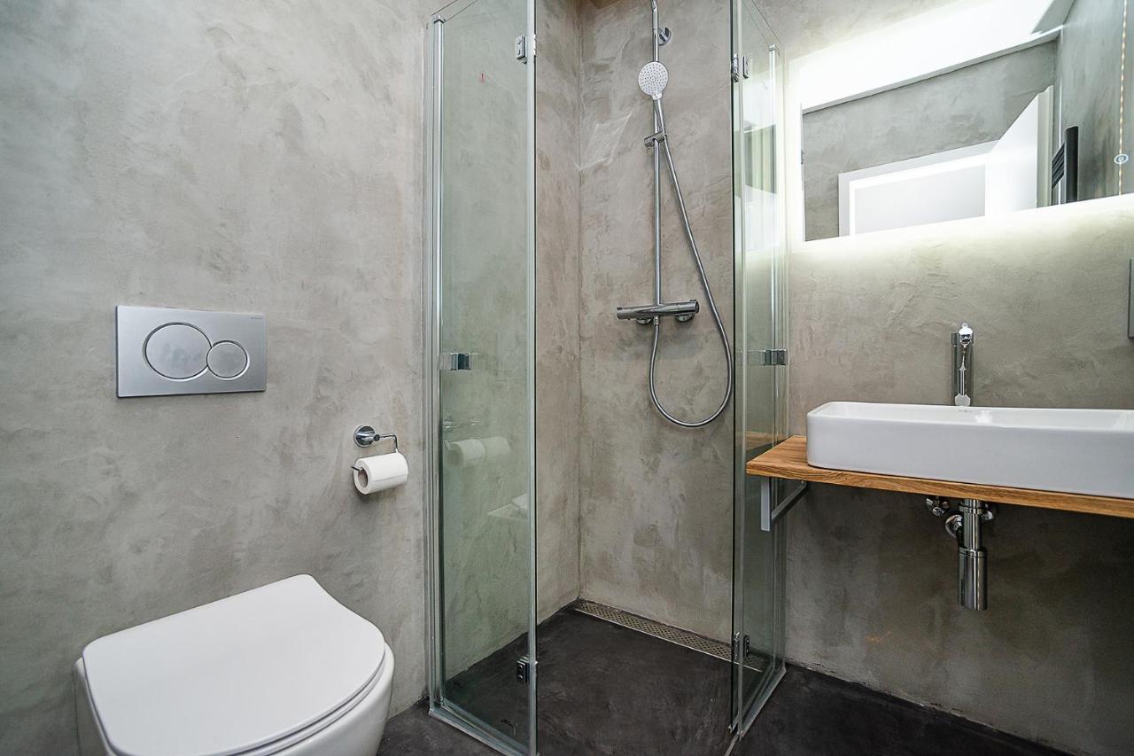 Big 4-Bedroom Flat, Terrace With Great Vitkov View Praha Bagian luar foto