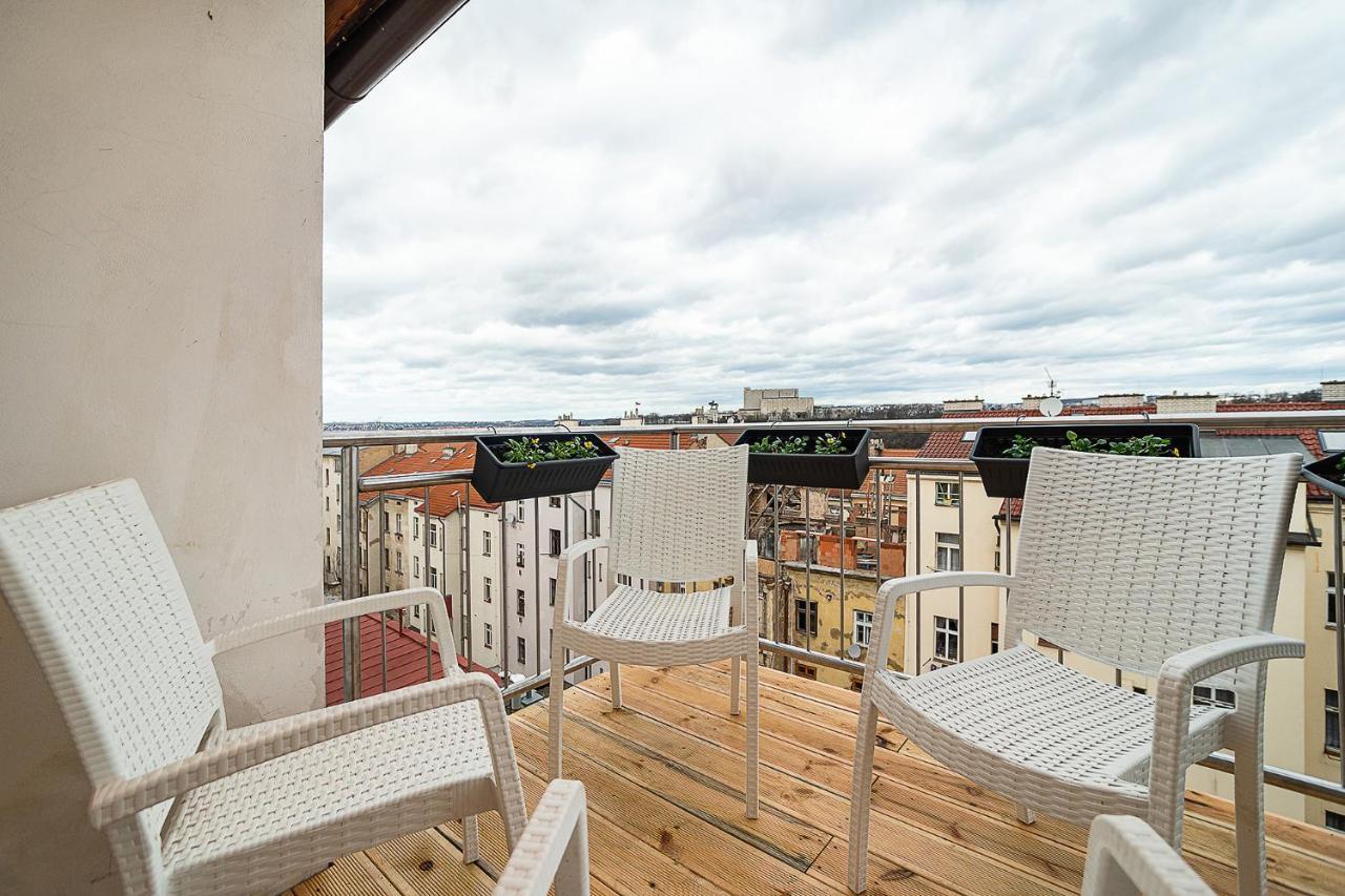 Big 4-Bedroom Flat, Terrace With Great Vitkov View Praha Bagian luar foto