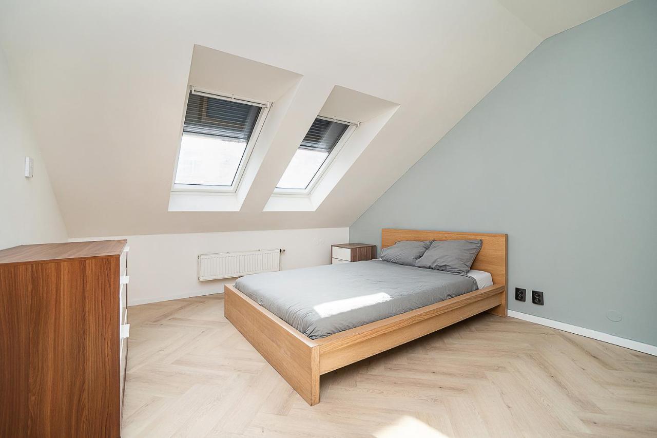 Big 4-Bedroom Flat, Terrace With Great Vitkov View Praha Bagian luar foto
