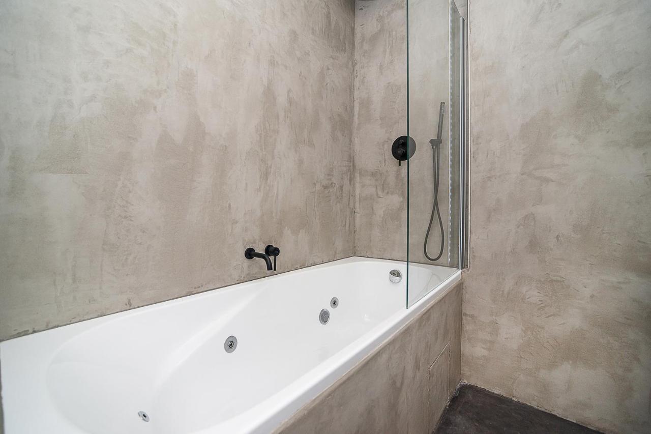 Big 4-Bedroom Flat, Terrace With Great Vitkov View Praha Bagian luar foto