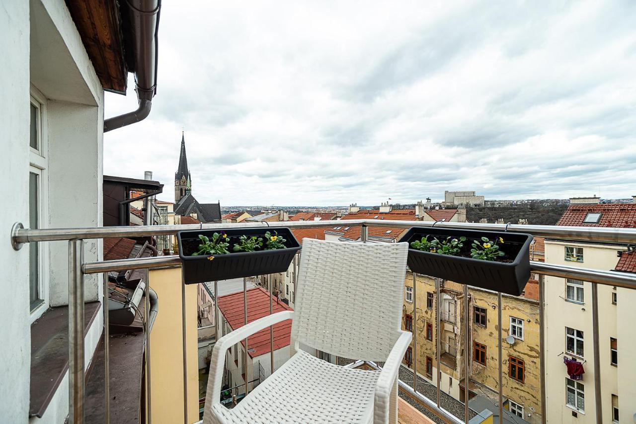 Big 4-Bedroom Flat, Terrace With Great Vitkov View Praha Bagian luar foto