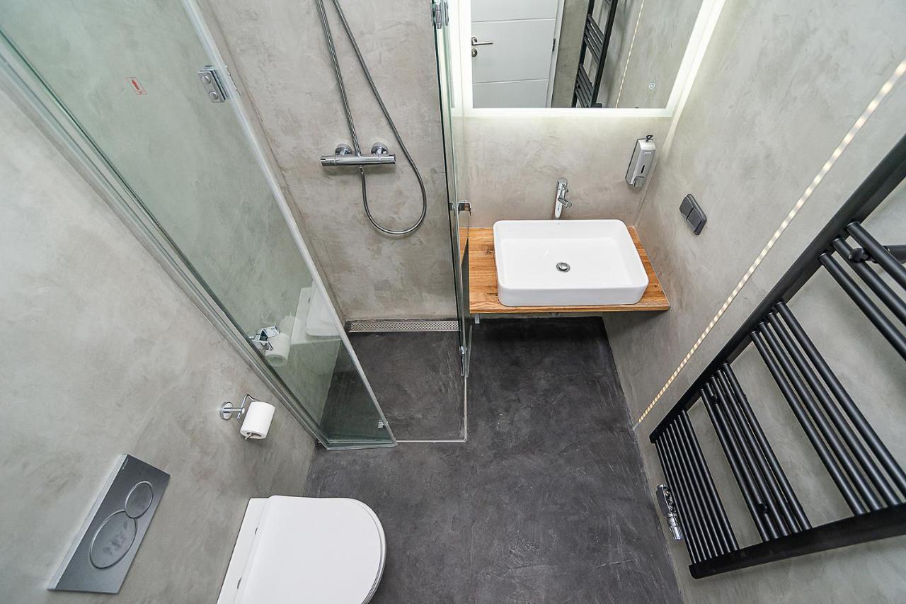 Big 4-Bedroom Flat, Terrace With Great Vitkov View Praha Bagian luar foto